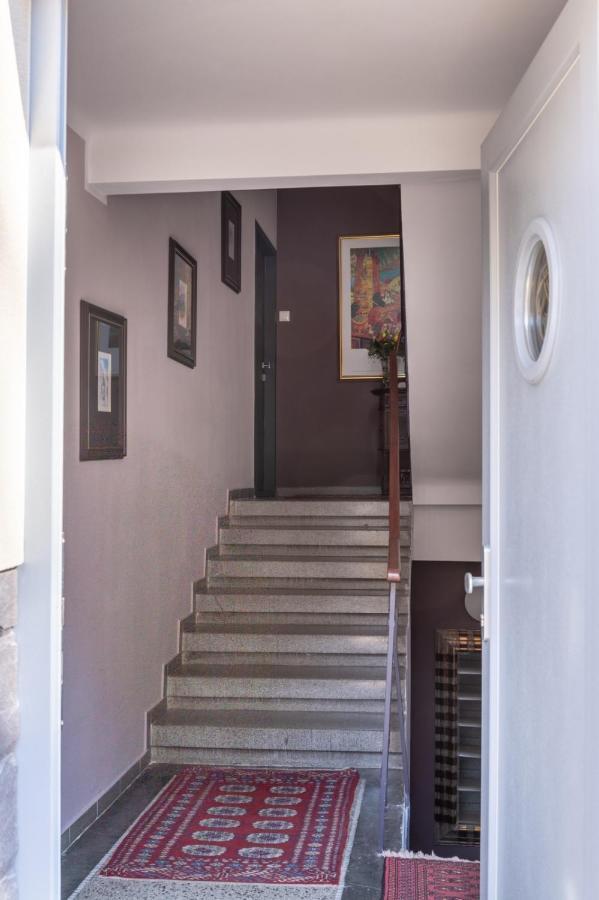 Apartmán 2+kk, 50 M2 V Klidne Lokalite. 10 Min Od Centra Prahy.