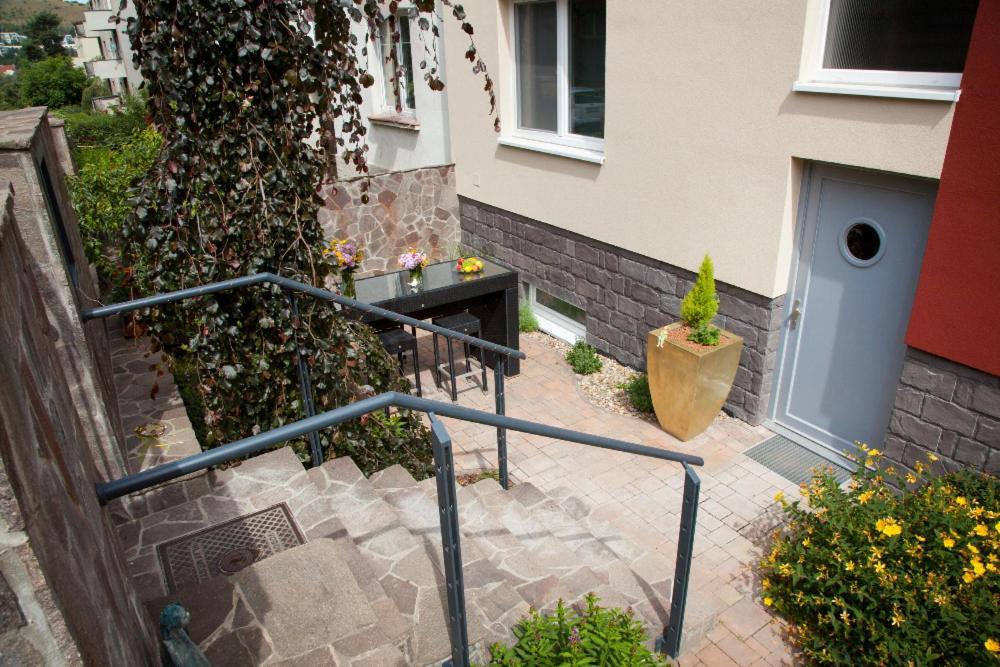 Apartmán 2+kk, 50 M2 V Klidne Lokalite. 10 Min Od Centra Prahy. Praha