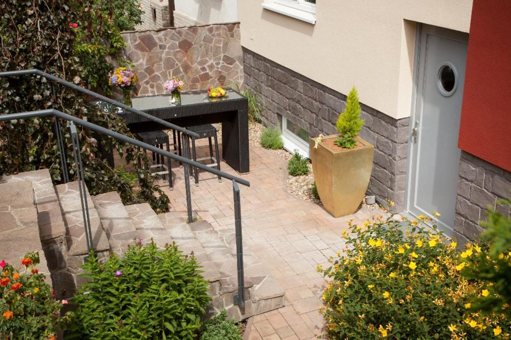 2+kk, 50 M2 V Klidne Lokalite. 10 Min Od Centra Prahy. Apartmán